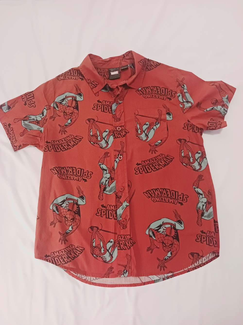 Marvel Spider-Man Red Short-Sleeve Button-Up with Black & Blue Print Size Large